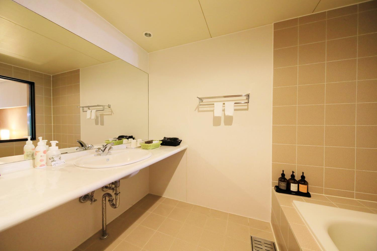 Bathroom 4, Hotel Shikisai, Nikkō