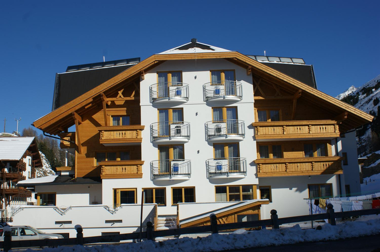 Others 4, Haus Bergkristall, Imst