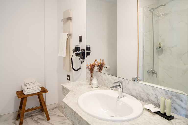 Bathroom 2, Apartamentos Islamar Arrecife, Las Palmas