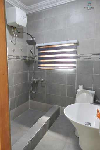Bathroom 4, Red Lotus Oasis, Accra
