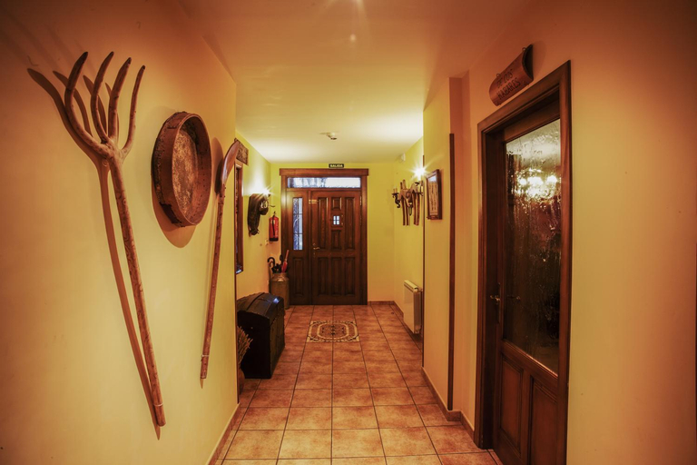 Public Area, Tirontillana, Segovia