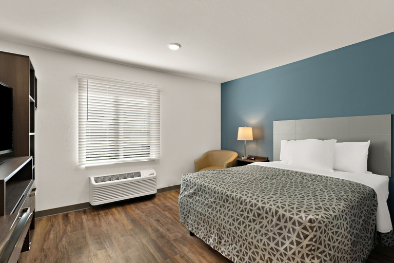 Bedroom 4, WoodSpring Suites Fort Collins, Larimer