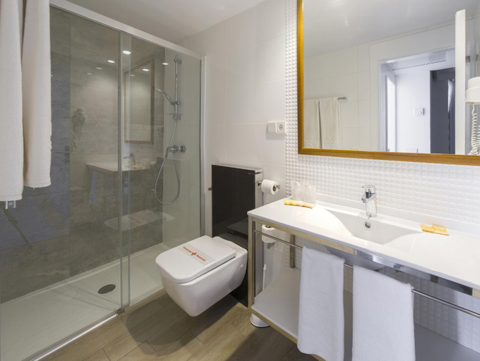 Bathroom 5, Marvell Club Hotel & Apartments, Baleares