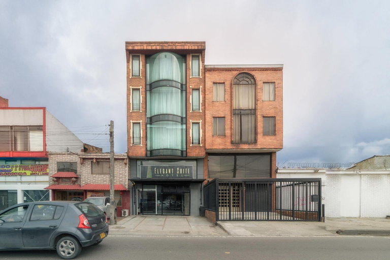 Exterior & Views