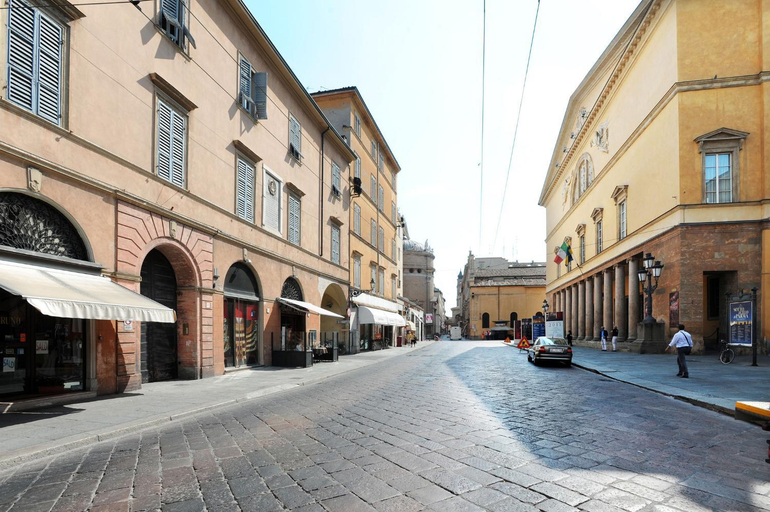 Others 5, B&B Opera, Parma