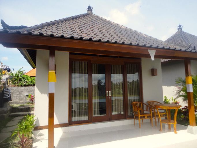 Exterior 11