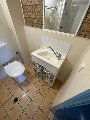 Bathroom, Coolum Budget Accommodation, Maroochy - Coastal North