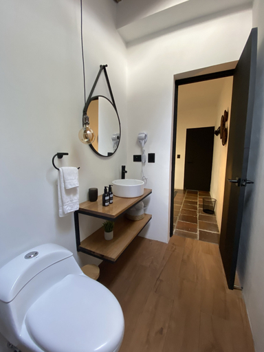 Bathroom 3, Casa Medallo, Medellín