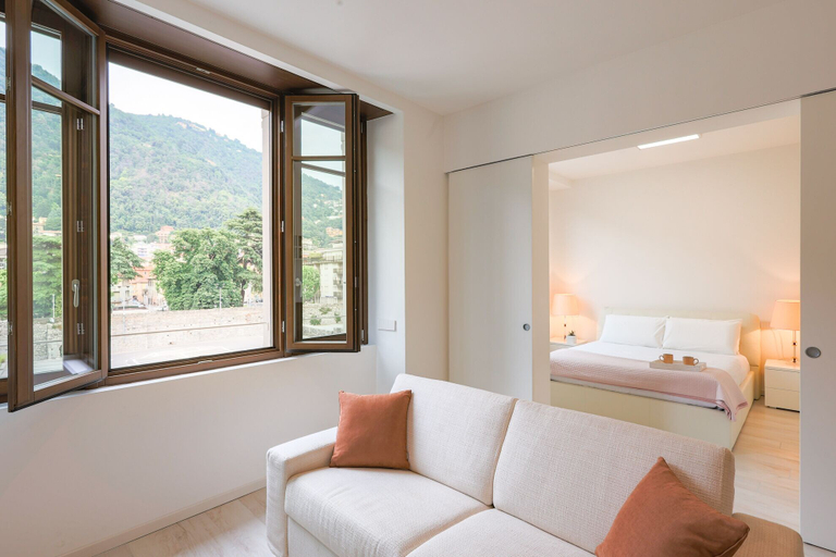 Living area 2, Bellini Suite, Como