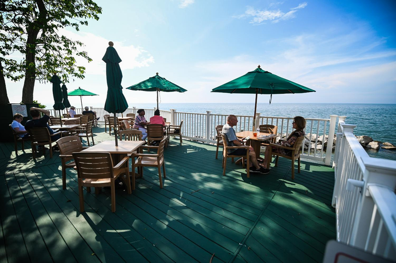 Food & Drinks 5, The Lakehouse Inn Geneva, Ashtabula