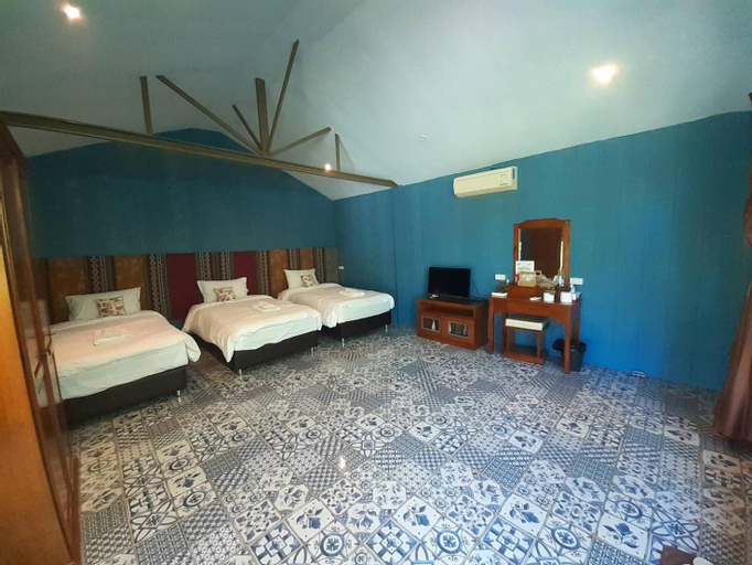 Bedroom 2, Thanburi Resort, Chom Thong