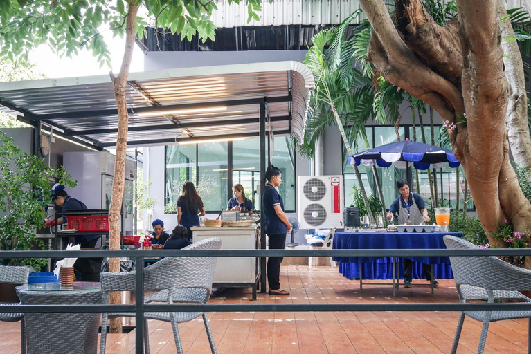 Food & Drinks 4, Villa Navin, Pattaya