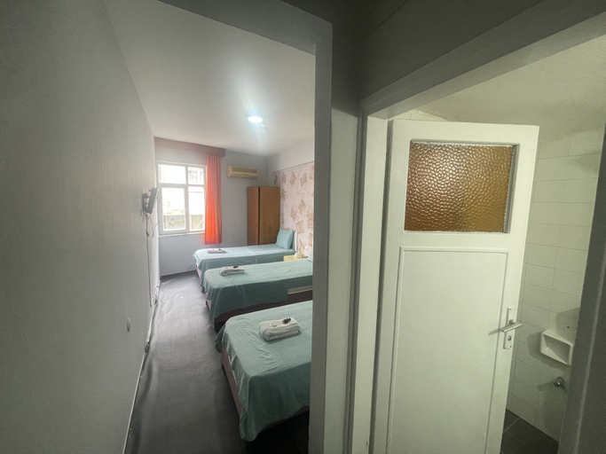 Bedroom 3, Ersoy Ak Pansiyon, Antalya