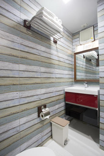 Bathroom 15