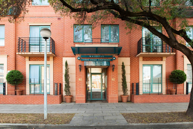 Exterior 11
