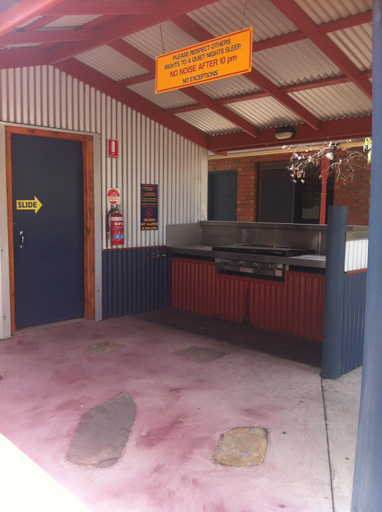 Others 5, Golden Country Motel and Caravan Park, C. Goldfields  - M'borough