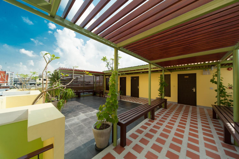 Others 5, Tara Place, Phra Nakhon