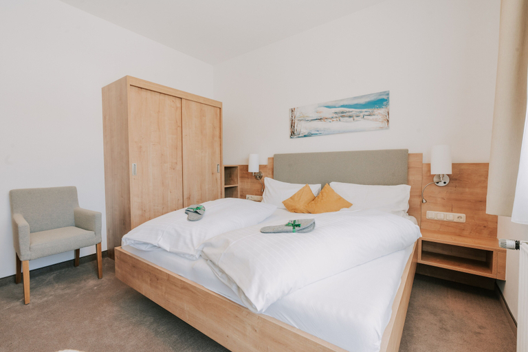 Bedroom 2, Hotel Turracherhof, Murau