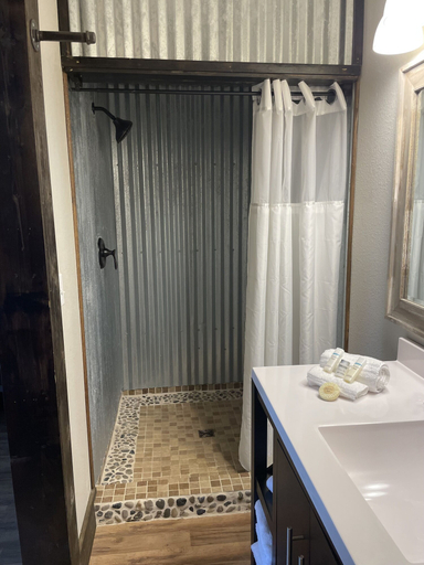 Bathroom 3, Black River Motel and Restaurant, Reynolds
