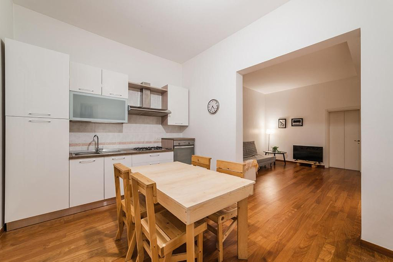Others 4, Manzoni House, Bari
