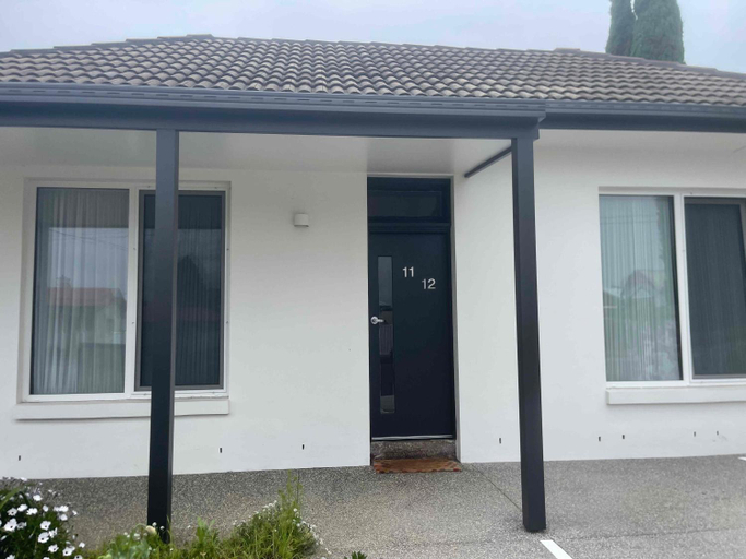 Exterior & Views 1, Botanic City Apartments, Warrnambool