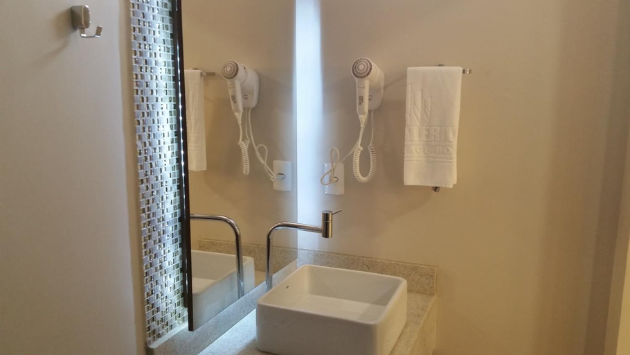 Bathroom 3, Valerius Palace Hotel, Ariquemes