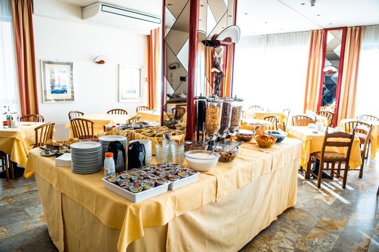 Food & Drinks 5, Hotel West End, Savona