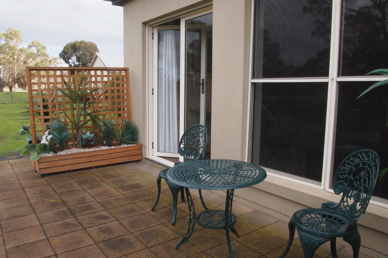 Others 5, Alexander Cameron Suites, Wattle Range - East