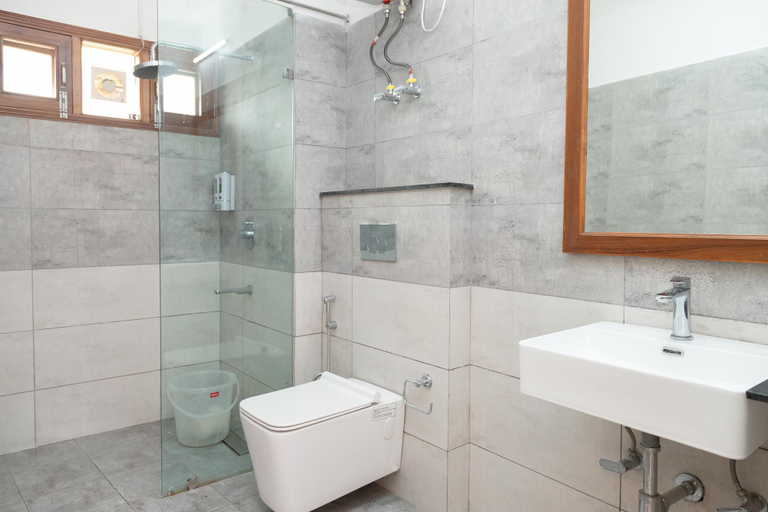 Bathroom 4, Lychee Bagh, Dehradun