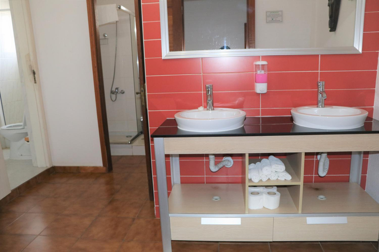 Bathroom 4, Sweet Guest House, Água Grande
