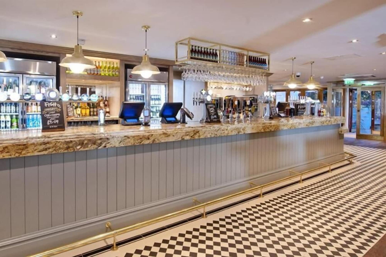 Food & Drinks 4, The Queen Hotel Wetherspoon, Hampshire
