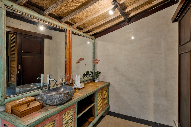 Bathroom 4