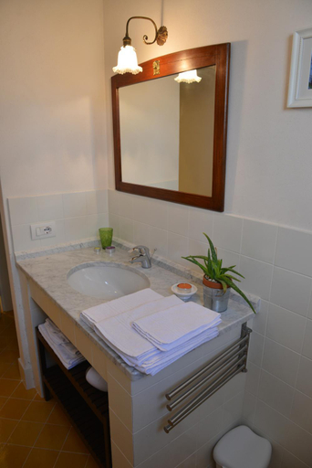 Bathroom 2, Corte dei Salentini Bed & Breakfast, Lecce