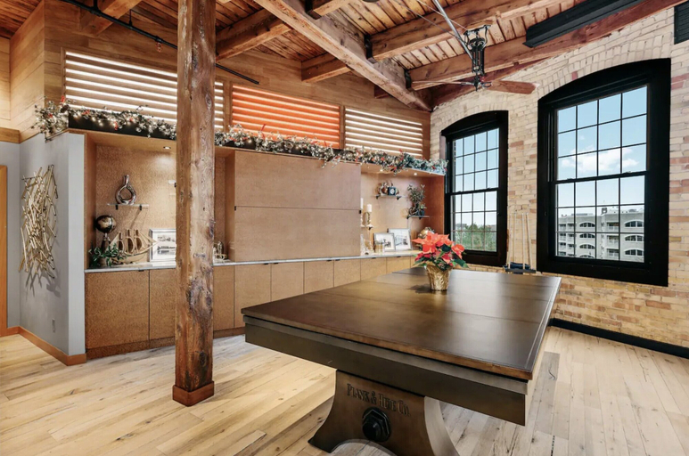 Others 5, Exquisite 3BDR Penthouse in Downtown TC, Grand Traverse