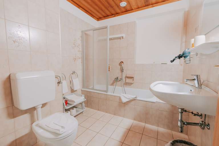 Bathroom 3, Hotel Turracherhof, Murau