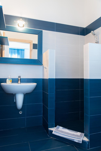 Bathroom 3, Meltemi Retreat, South Aegean