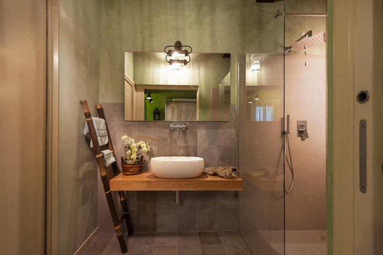 Bathroom 2, Ca' Blanca, Verona