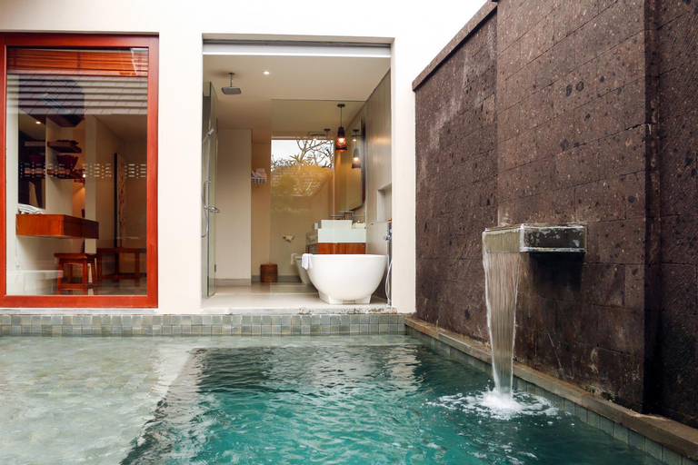 Swimming Pool 22