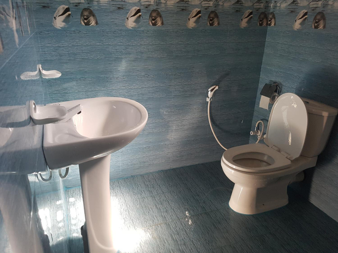 Bathroom 2, Sea Port Hiriketiya, Dickwella