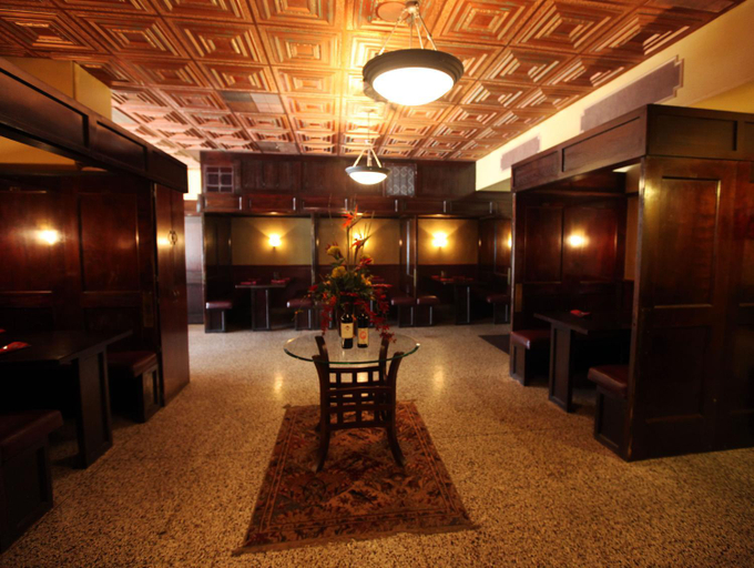 Food & Drinks 3, Arrow Hotel, Custer