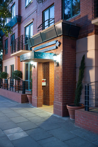 Exterior 6