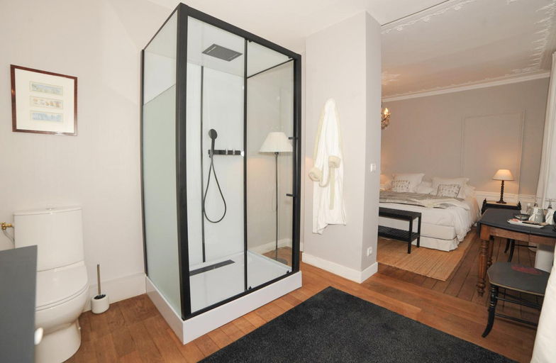 Bathroom 2, Le Jardin Cathedrale, Eure-et-Loir