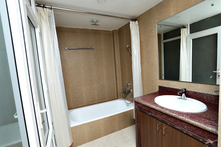 Bathroom 4, Hotel The Clock, Gandaki