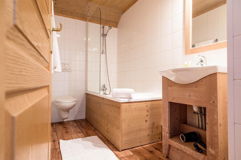 Bathroom, Madame Vacances Les Chalets du Berger Premium***, Savoie