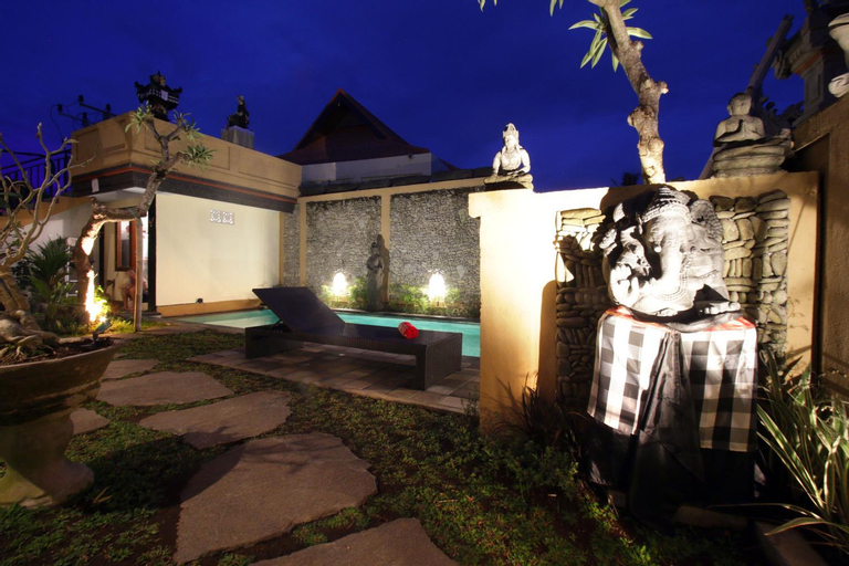 Exterior 4