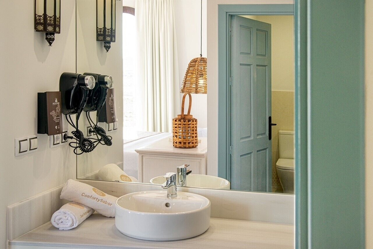 Bathroom, Finca Maltés San José, Almería