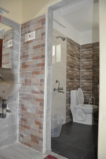 Bathroom 11