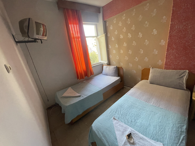 Bedroom 4, Ersoy Ak Pansiyon, Antalya