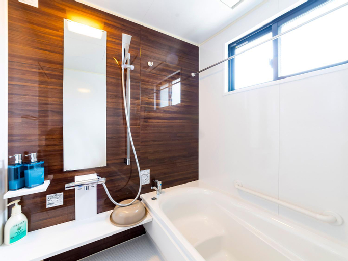 Bathroom 11
