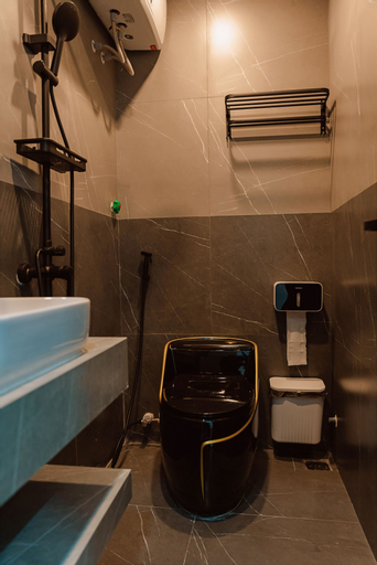 Bathroom 7